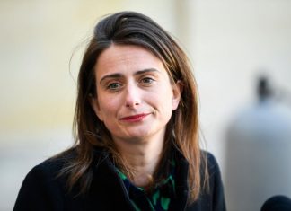 Svekrva me nije podnosila i zahtevala je DNK za unuka: Kad su stigli rezultati skamenila se od šoka, isplivala je njena najveća tajna