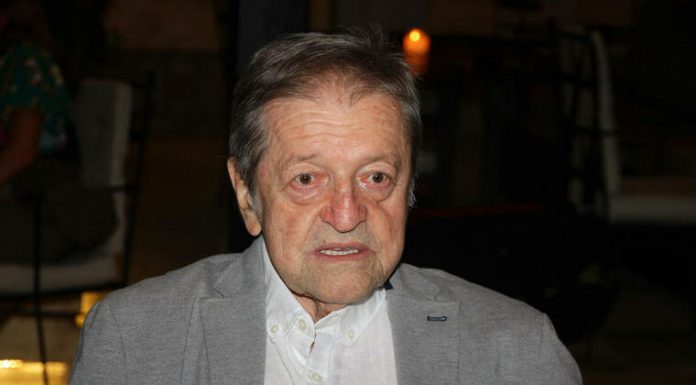 Za njegovu bolest niko nije znao, sam je autobusom išao na hemoterapije: Ćerka na njegovom grobu ni suzu nije pustila