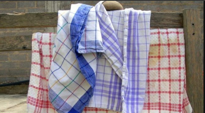 Kad god želi da izbijeli krpe, ubaci 1 sastojak u veš mašinu: POSLIJE PRANJA SIJAJU KAO NOVE