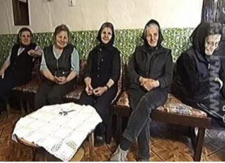 U SELU ZA NJIH KAŽU DA SU ČUDNE! 4 SESTRE IZ BOSNE ČITAV ŽIVOT NOSE CRNINU A NIKAD SE NISU UDAVALE.. (VIDEO)