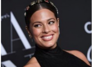 Žena sa savršenim telom, 90 kilograma upakovala u najlepšu haljinu svih vremena: Ovo može samo dama koja obožava sebe