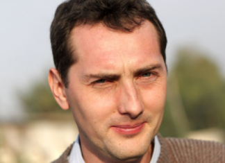 Ovaj Bosanac zbog svog imena hit na Balkanu: Pop nije hteo da mu krsti decu kad je čuo kako se zove, policija mu prašta prekršaje, tek da vidite imena braće