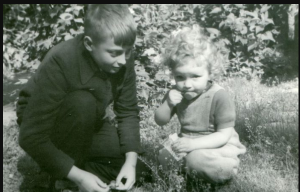 Brata i sestru razdvojili dok su bili djeca, a onda ga je posle 54 godine otkrila: POSLALA MU PORUKU, A OD TADA VIŠE NIŠTA NIJE BILO ISTO