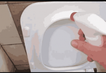 POPRSKAJTE ovo po dasci vaše WC šolje i ona će zasijati kao nova: Žute mrlje i prljavština će nestati TRENUTNO!