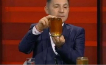 STRUČNJAK OTKRIO KADA JE NAJBOLJE DA POJEDETE MED: U ovo DOBA DANA je INFUZIJA ZA ZDRAVLJE, popravlja i JETRU