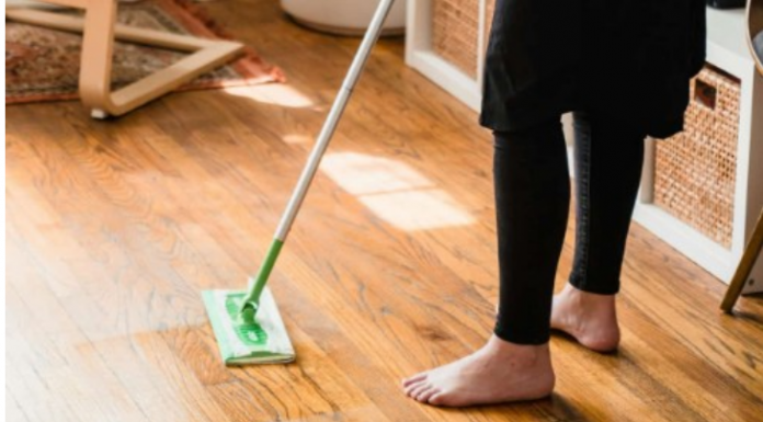 U vodu kojom brišete pod uvijek dodajte samo mrvicu ovog praha, cijela kuća će danima predivno mirisati