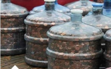 Ovaj čovjek je sakupljao novčiće od 1970. godine! Kad ih je odnijeo u banku, zamalo da dobije INFARKT!