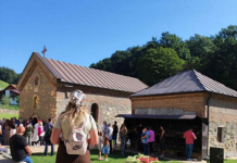 “Otišla sam u manastir Nimnik i dobila lekciju koju ću do groba pamtiti: Prišao mi je monah, a njegove reči su me skamenile, usledilo je nezamislivo”