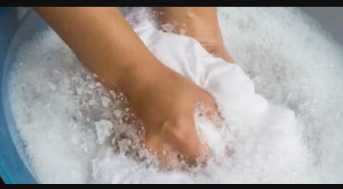 IZBELITE ZAVJESE ZA 10 MINUTA! 😲👆 Ovaj stari trik djeluje kao proizvodi iz trgovine izbjeljivačem i ne košta ništa!