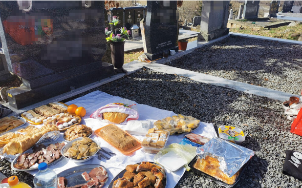 U subotu su letnje zadušnice pred praznik Svete Trojice! Pada 50 dana nakon Uskrsa, za mrtve morate da uradite ovo