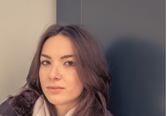 Britanka želi da dođe u selo kod Kraljeva da upozna rodno mesto svog dete Dobrosava: Ali se plaši da je rođaci neće prihvatiti zbog istine koju nosi u sebi