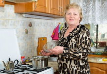 U inostranstvu smo radili 40 godina da sinu PODIGNEMO KUĆU: Sad njegova tašta mene i muža dočekuje kao goste u našoj kući