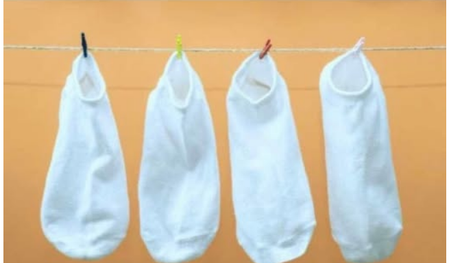 Bijele čarape može biti teško očistiti, ali s ovom metodom ponovno će izgledati potpuno nove