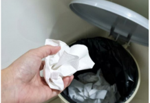 Šta staviti u kantu za đubre da ne smrdi: Tajni trikovi iskusnih domaćica koji stvarno deluju