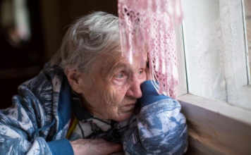“Dala sam im sve, samo stan nisam”: Ćerke napale baku Radmilu, a kad im je rekla razlog, izvrijeđale je