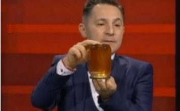 STRUČNJAK OTKRIO KADA JE NAJBOLJE DA POJEDETE MED: U ovo DOBA DANA je INFUZIJA ZA ZDRAVLJE, popravlja i JETRU