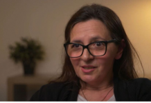 Jasmina je nakon smrti roditelja nasledila 2 saksije, a njen brat 3 kuće i 2 placa: Ali tek nakon ovih reči shvatila je surovu istinu koja joj je slomila srce