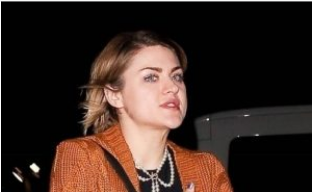 Ćerka čuvenog, a najnesrećnijeg pevača spiskala svo očevo bogatstvo, postala teška zavisnica: Ne zna kako je dočekala 30