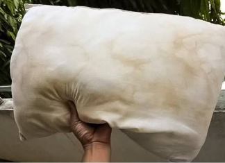 Kako ukloniti fleke od znoja sa jastuka: Svako treba da zna ova TRI trika i zaboravi na uporne žute mrlje