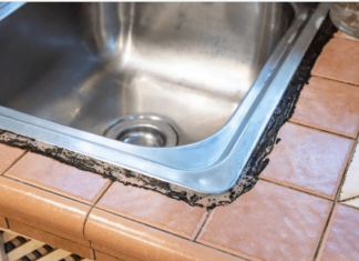 Očistite SILIKON OKO SUDOPERE OD CRNE BUĐI brzo, lako i efikasno: Ovaj trik je spas