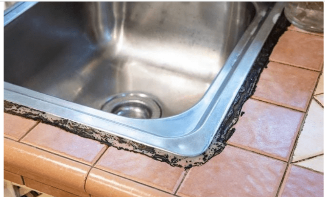 Očistite SILIKON OKO SUDOPERE OD CRNE BUĐI brzo, lako i efikasno: Ovaj trik je spas