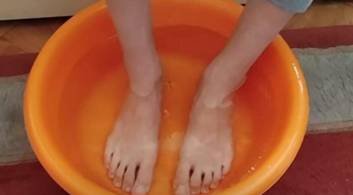 SVAKO VECE POTOPITE STOPALA U OVU VRUCU KUPKU, CUDO JE ZA IMUNITET: Stari kineski lijek stiti od virusa, a i PODMLAĐUJE