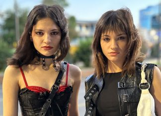 Bliznakinje razdvojene na rođenju pronašle su jedna drugu na neverovatan način: Prodali ih za tričavu sumu novca, a majci rekli brutalnu laž