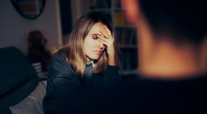 Kako shvatiti da je pred vama pokvarena žena: 10 znakova jasnih kao dan (br. 8 je osobina najpokvarenijih)