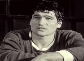 U JUGOSLAVIJI SU POSTOJALA DVA ČOVEKA SA KOJIMA NIKO NIJE SMEO DA SE KAČI… JEDAN JE BIO TITO, A DRUGI ON! Bio je najjači u bivšoj Jugi! Muškarci su mu se divili, a žene su uzdisale za njim! (VIDEO)