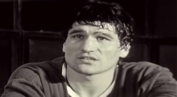 U JUGOSLAVIJI SU POSTOJALA DVA ČOVEKA SA KOJIMA NIKO NIJE SMEO DA SE KAČI… JEDAN JE BIO TITO, A DRUGI ON! Bio je najjači u bivšoj Jugi! Muškarci su mu se divili, a žene su uzdisale za njim! (VIDEO)