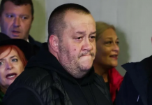 Ko je sin jedinac Halida Bešlića, sinoć stigao ispred Doma mladih: Zadesila ga slična sudbina kao oca