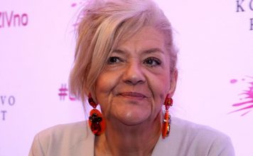 Nakon što je Futa povredio Marina je napisala ovu pesmu i dala našoj velikoj zvezdi: Sad je evergrin, a niko ne zna da krije njenu istinitu priču