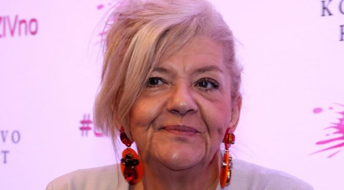 Nakon što je Futa povredio Marina je napisala ovu pesmu i dala našoj velikoj zvezdi: Sad je evergrin, a niko ne zna da krije njenu istinitu priču