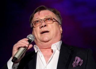 Ovoj pevačici je Halid Bešlić davao novac kad se lečila od raka: Bio je jedan od 5 kolega koji su došli na njenu sahranu i time osvetlao obraz estradi