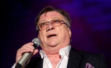 Ovoj pevačici je Halid Bešlić davao novac kad se lečila od raka: Bio je jedan od 5 kolega koji su došli na njenu sahranu i time osvetlao obraz estradi