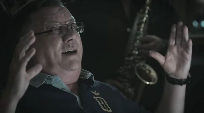 Ovu pesmu odbilo je 15 pevača, a onda je Halid Bešlić od nje napravio hit: Vuk Kostić ronio suze i lomio čaše uz emotivne stihove