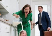 Maćeha nije znala da je muž na vratima – njegova reakcija sve je ostavila bez daha!