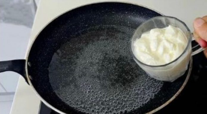 Samo sipajte JOGURT u kipuću vodu, dodajte brašno i ne morate ujutro ići u prodavnicu: Skoro NIKO za ovo ne zna!