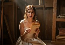 Dok je isprobavala majčinu venčanicu, napipala je nešto u porubu: Unutra je bila poruka koja je otkrila tajnu o njenom ocu, skrivanu decenijama.