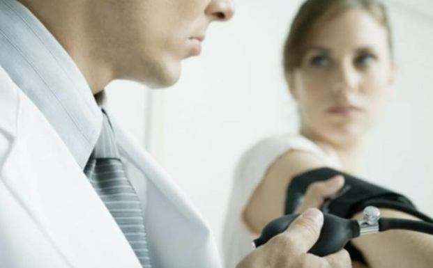 EVO KOLIKI JE NORMALAN KRVNI PRITISAK PREMA GODINAMA: Tablica IDEALNOG Indeksa Će Vam Otkriti TAČNE Vrijednosti