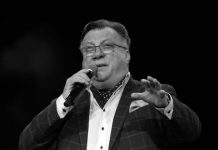 Ipak se pojavio na sahrani: Jedini pjevač sa kojim je Halid Bešlić ušao u sukob ispratio kolegu na vječni počinak