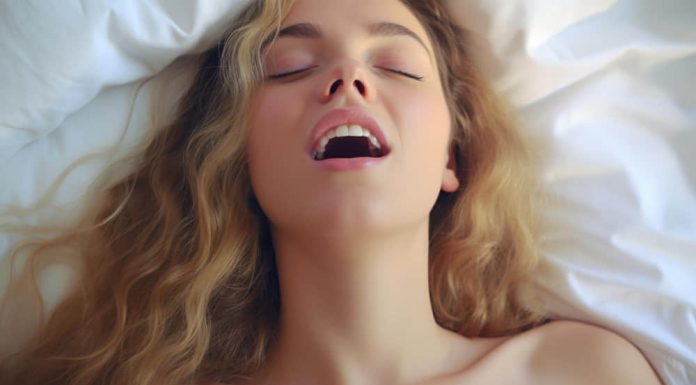 Tri stvari koje svaka žena potajno želi u krevetu – nije sramota ovo tražiti od partnera