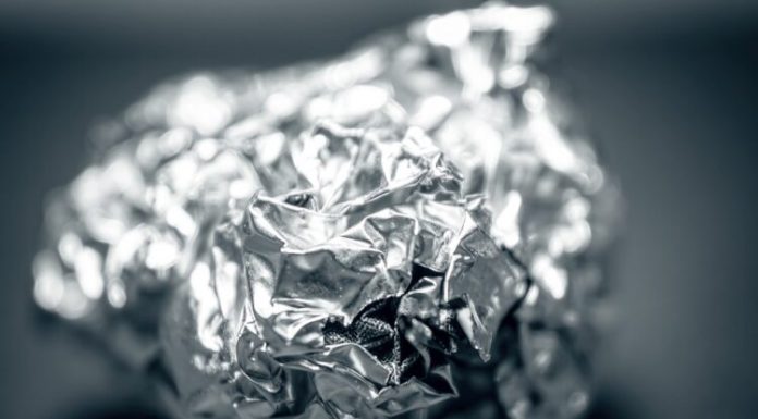 Prije spavanja uvijek stavi ALU F0LIJU ISP0D KREVETA: Kad čujete ZAŠT0 – uradićete IST0 još večeras