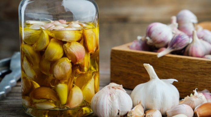 ULJE OD BIJELOG LUKA RJEŠAVA VELIKE PROBLEME: A Evo Kako Ga Napraviti, Recept Za Kojim Svijet LUDI!