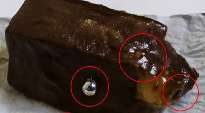 Kupili smo čokoladu u prodavnici i našli u njoj nešto čudno — bili smo iznenađeni kada smo saznali šta je to bilo.