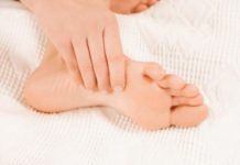 DA LI VAM SE GRČE PRSTI NA STOPALIMA? Evo Na Šta Vas To Upozorava, Može Biti Znak Većih Problema