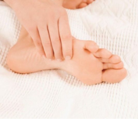 DA LI VAM SE GRČE PRSTI NA STOPALIMA? Evo Na Šta Vas To Upozorava, Može Biti Znak Većih Problema