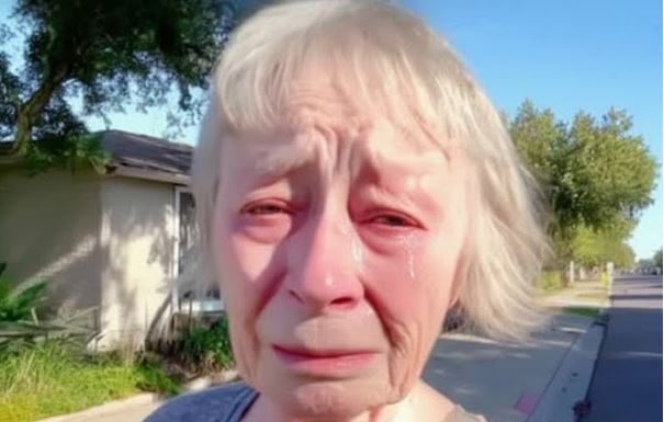 Prodala sam kuću da finansiram venčanje unuke, ali nisam bila pozvana — i evo šta se desilo