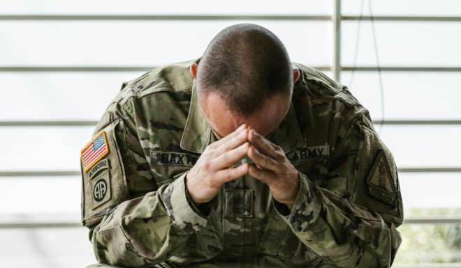 DOK JE BIO NA RATIŠTU, ŽENA GA PREVARILA SA 60 KOLEGA: NJEGOVA OSVETA JE BILA BRUTALNA, A POSLEDICE ĆE BITI DOŽIVOTNE