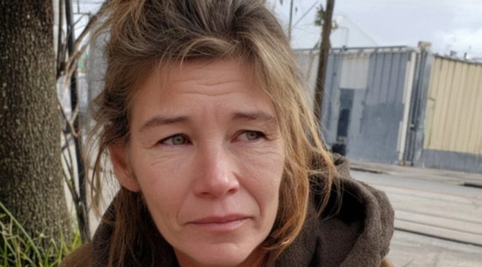 Na Dan zahvalnosti dao sam svoj kaput beskućnoj ženi. Dve godine kasnije pojavila se na mojim vratima — sa crnim rancem u rukama.